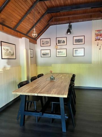 Penzion&Restaurace U Vily Sezimovo Ústí Esterno foto