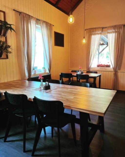 Penzion&Restaurace U Vily Sezimovo Ústí Esterno foto