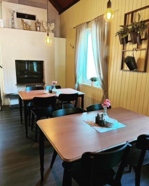 Penzion&Restaurace U Vily Sezimovo Ústí Esterno foto